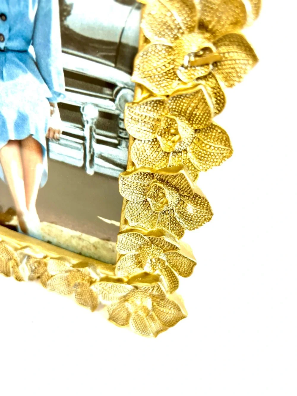 Nanette Lepore Vintage Style Picture Frame Gold Resin Orchid Design F571009